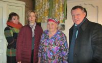 Специалисты ПФР поздравили долгожительницу Пестяковского района с юбилеем